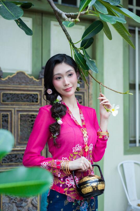 🌷左划帮我二选一 | 解锁南洋小娘惹皮肤