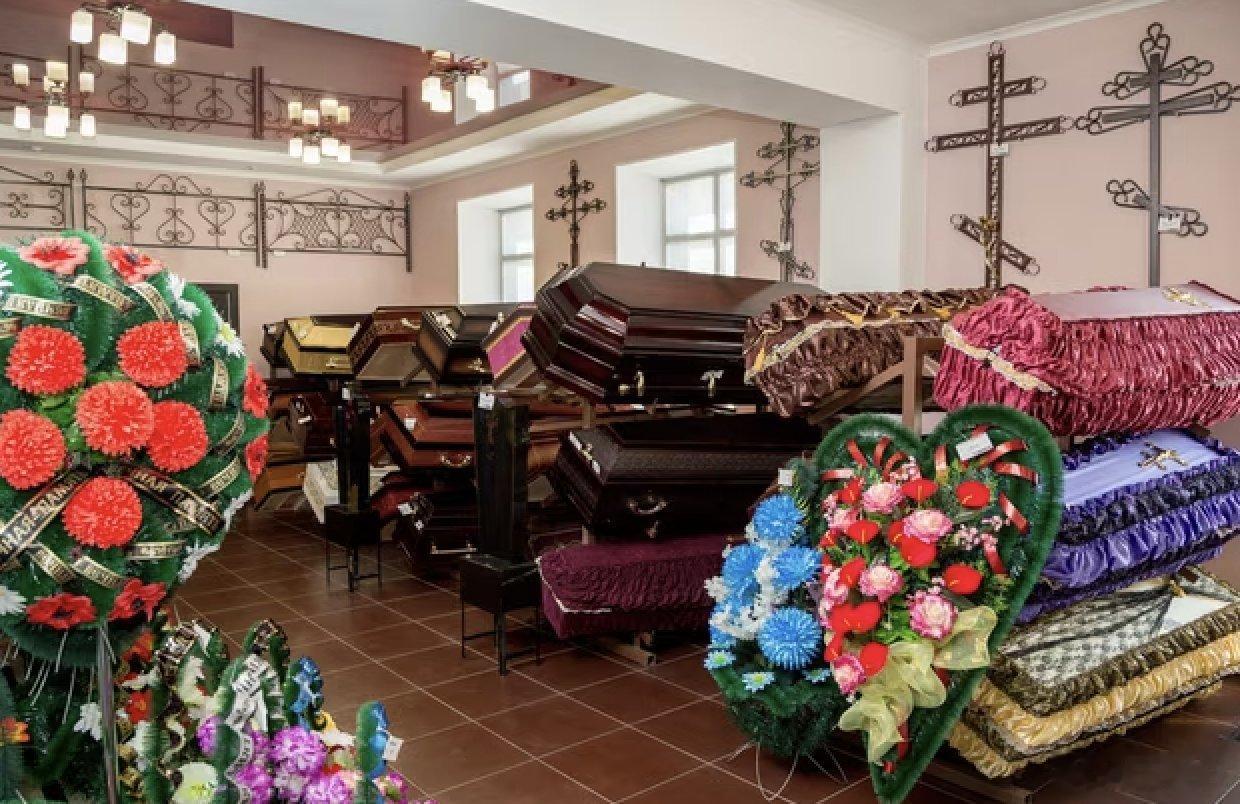 ‼️  俄军死亡率在战争损失的背景下持续增长。        俄罗斯殡葬行业抓住