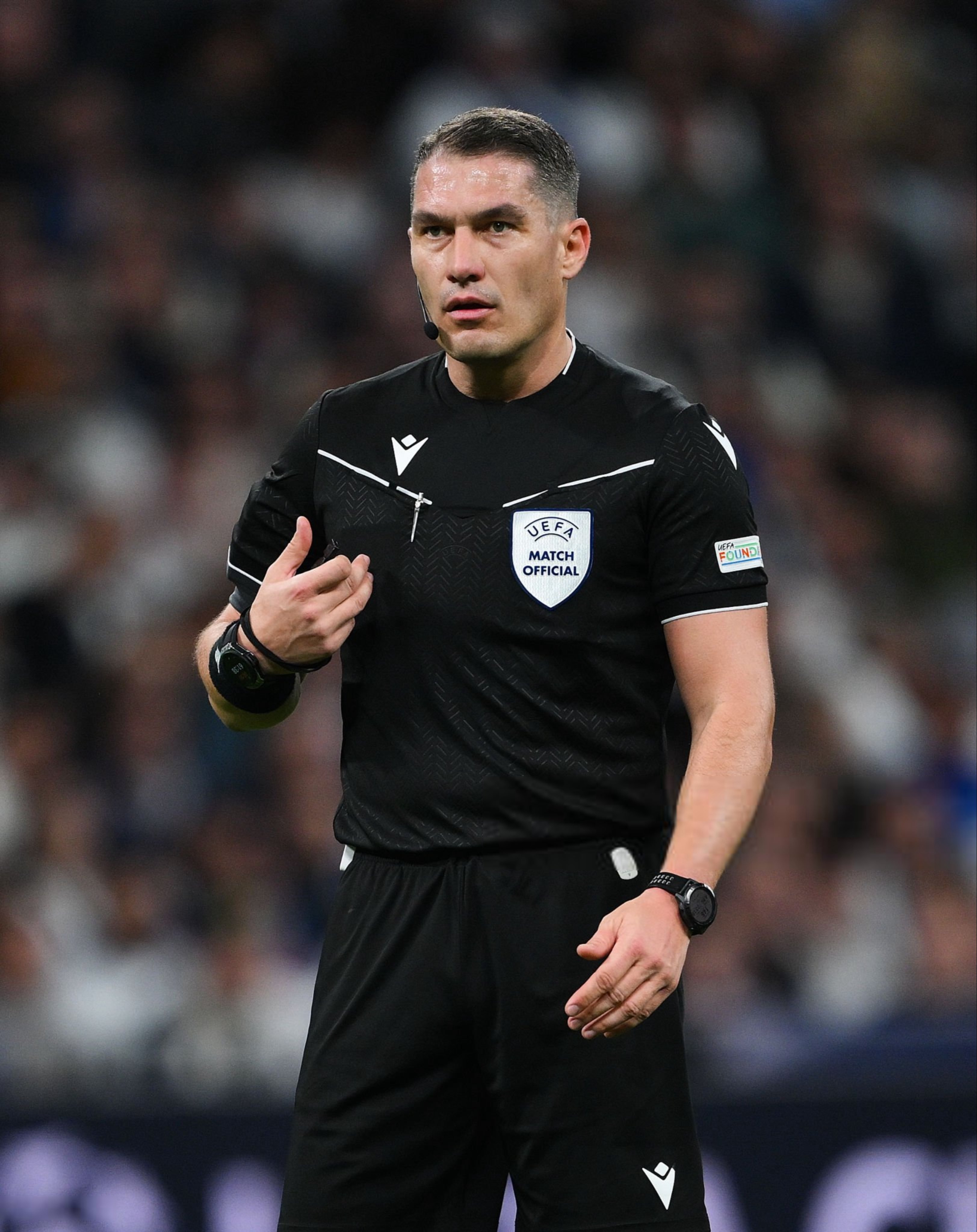 官方：罗马尼亚裁判伊斯特万·科瓦奇将执法巴塞罗那与马德里竞技之间的欧冠四分之一决