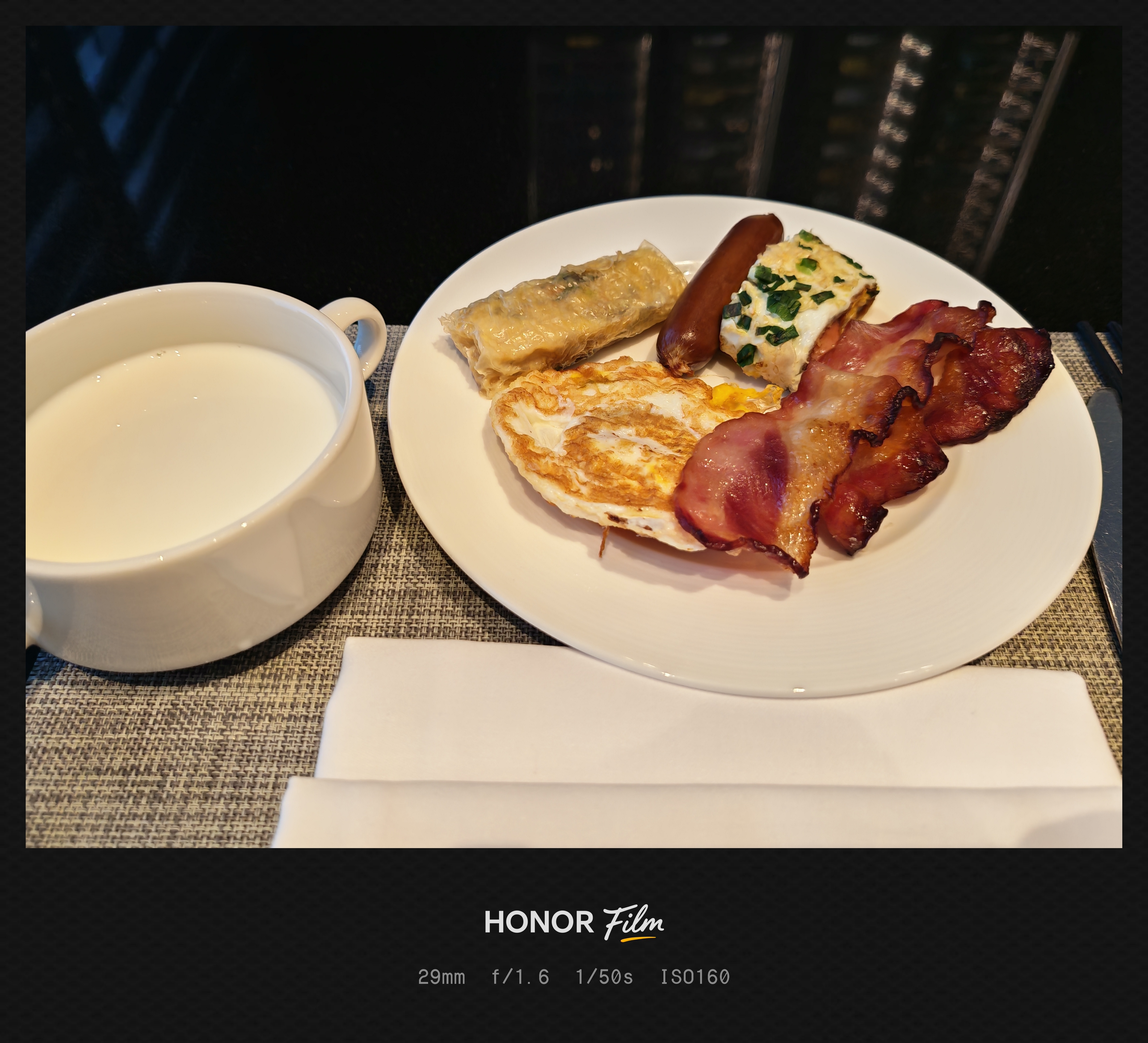 兄弟们，早～起床干活了，简简单单吃个早餐。 重庆