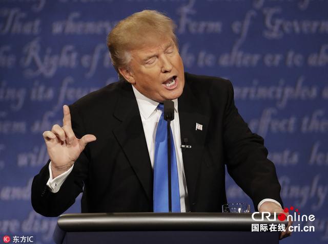 特朗普称得上是吹牛大师，吹到他这境界的人凤毛麟角。特朗普称，他能在两分钟内控制霍