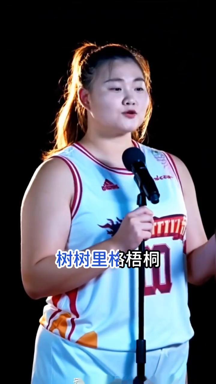 十送红军。
一送里格红军，介支个下了山。秋雨里格绵绵，介支个秋风寒。树树里格梧桐
