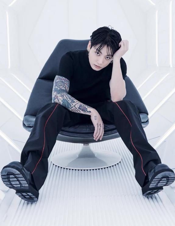 Taylor Swift 保家卫国，捍卫美国文化主权，抵御外界入侵！
本周 Ta