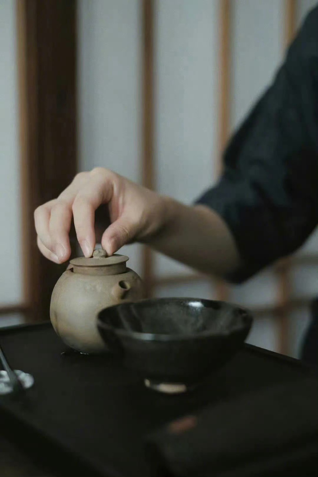 得罪几个人，做错几件事，其实没那么可怕，一辈子活得委曲求全，战战兢兢才最可怕。罗