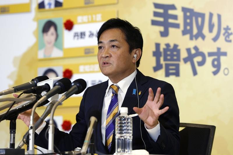 日本政坛更乱了 谁将是下任首相 日本政坛这是越来越乱套了！现在各方势力都在为了首