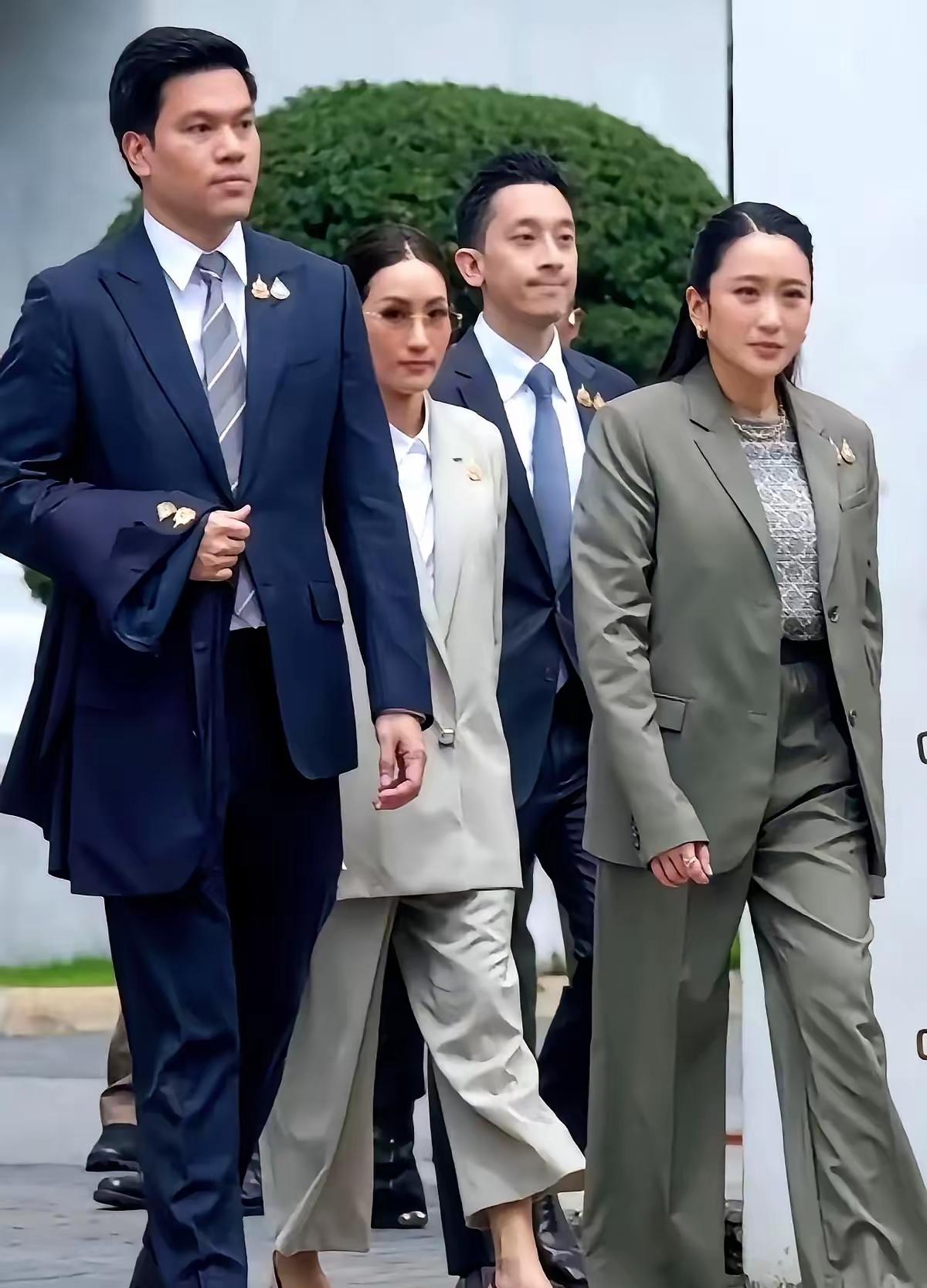 佩通坦为什么不凭他信家族和丈夫旁系王室血统的关系东山再起呢？
首先佩通坦因202