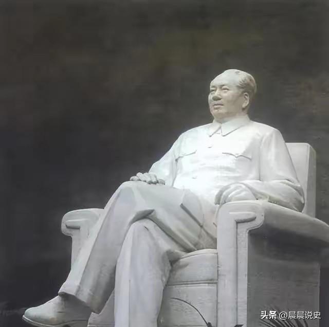 有人提议在全国范围内拆除毛主席塑像，是谁提议的，名字可以公开吗？谁敢拆除毛主席塑