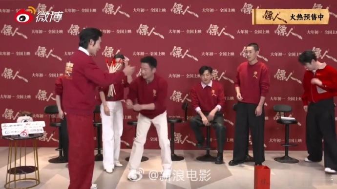 于适投壶是练过吧 于适一出手就知有没有！投壶百发百中碾压全场，队友当场化身小迷弟