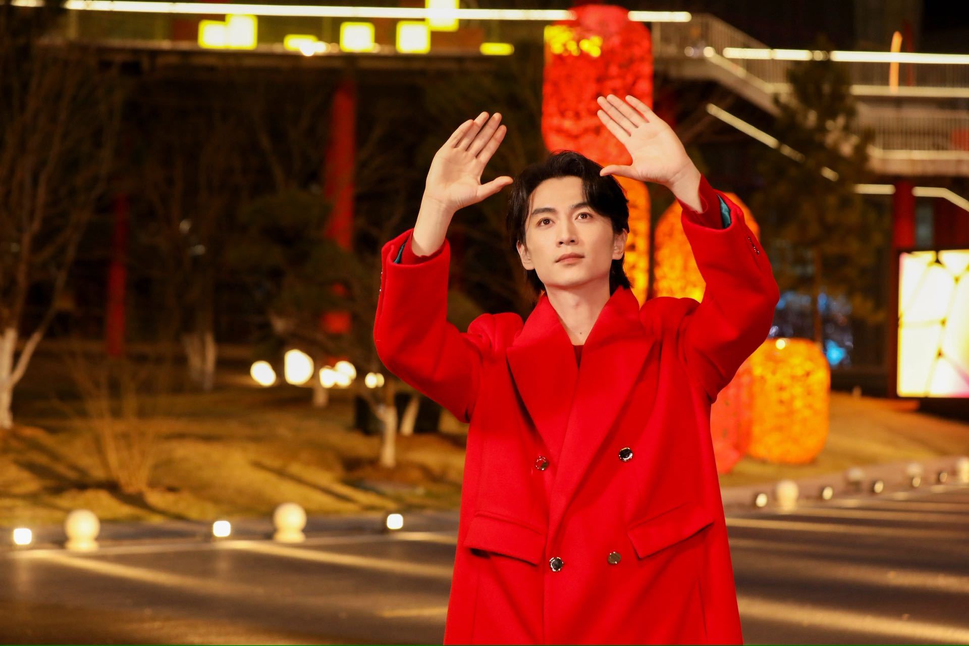 完全就是春风满面少年郎 陈晓