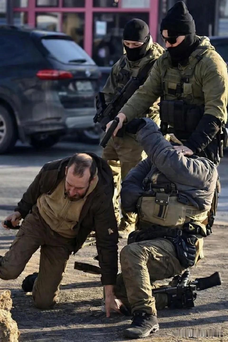 美国没有经过人民革命洗礼，所以美国人连很多基本的道理都不懂。

送一段毛主席语录