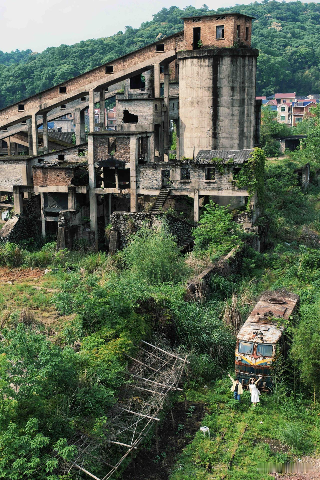 昨天去了仙槎煤矿，1958年建矿，鼎盛时期这里职工和家属数量多达万人，甚至配备了