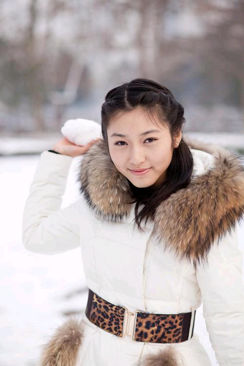 上联∶闭月羞花江南女，有请下联闭月羞花塞北妻