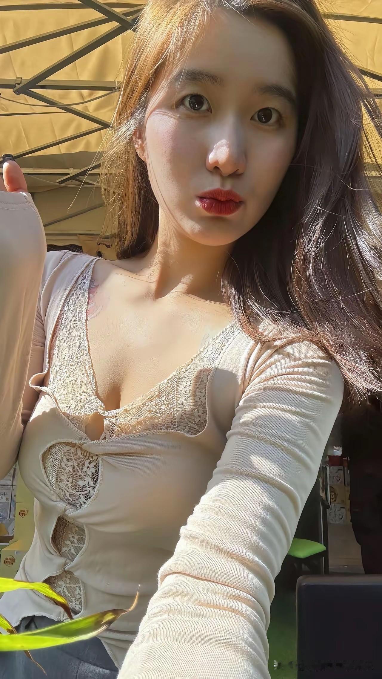 事实证明，头发放下来比束发好看，不接受反驳！