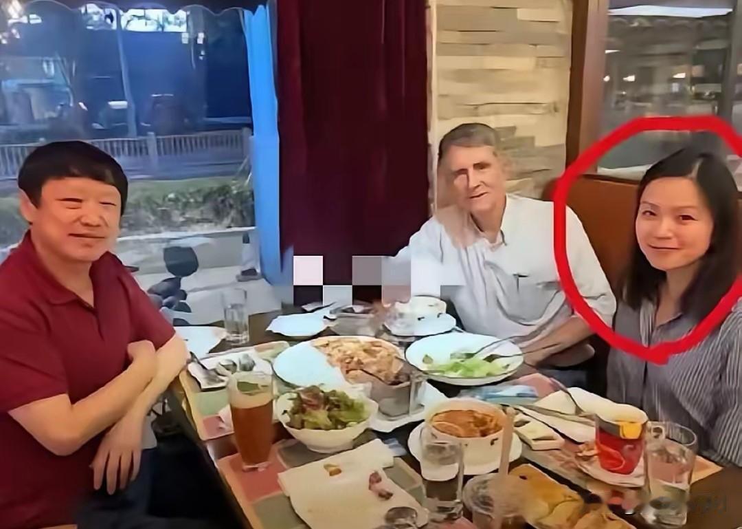 外媒记者触碰红线被驱，舆论场两面人遭网友唾弃
 
美媒驻华记者违规涉台言论被依法