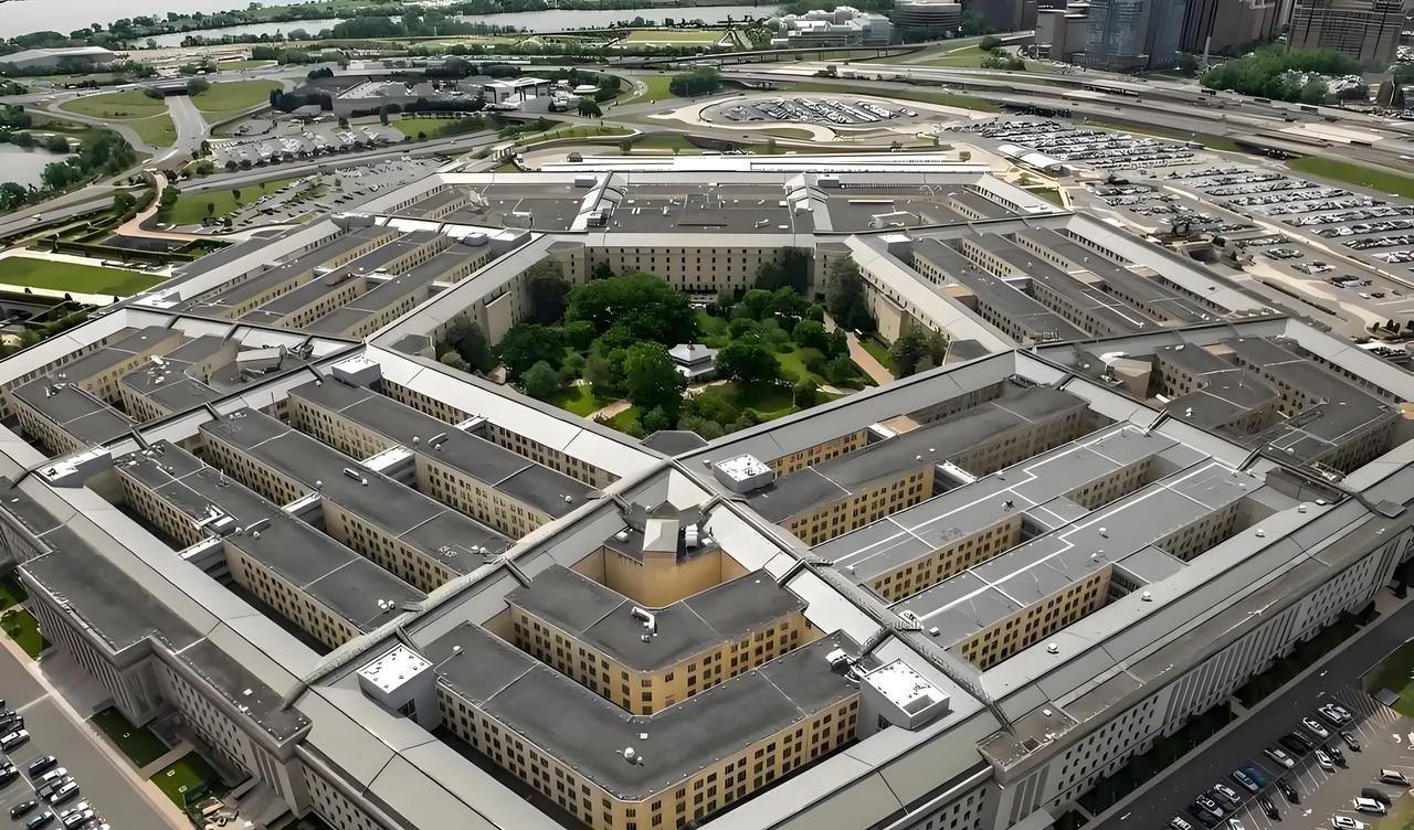 这场仗打到现在，美军还是分批次或者零散的投入兵力，就比如今天调82空降师，明天派