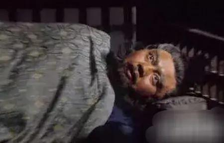 历史上的张飞之死，远比小说中简略，也更凸显其性格悲剧。

📜 史实记载：一场由