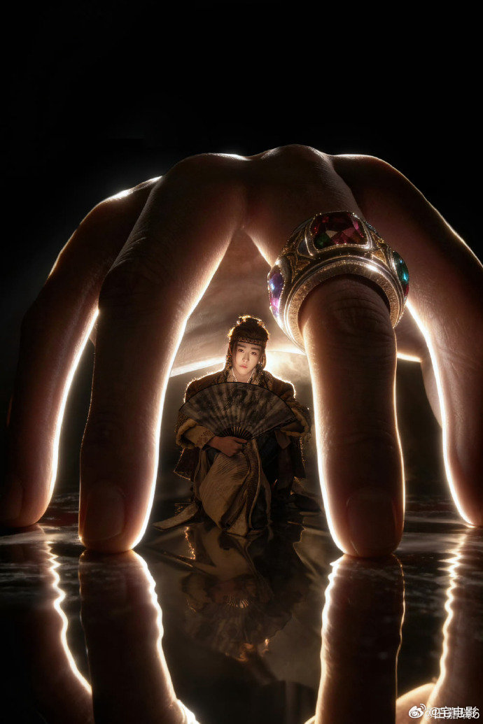 田嘉瑞也要不到月鳞绮纪的资源 有人一问有没有资源，田嘉瑞直接耿直摇头：没有啊朋友