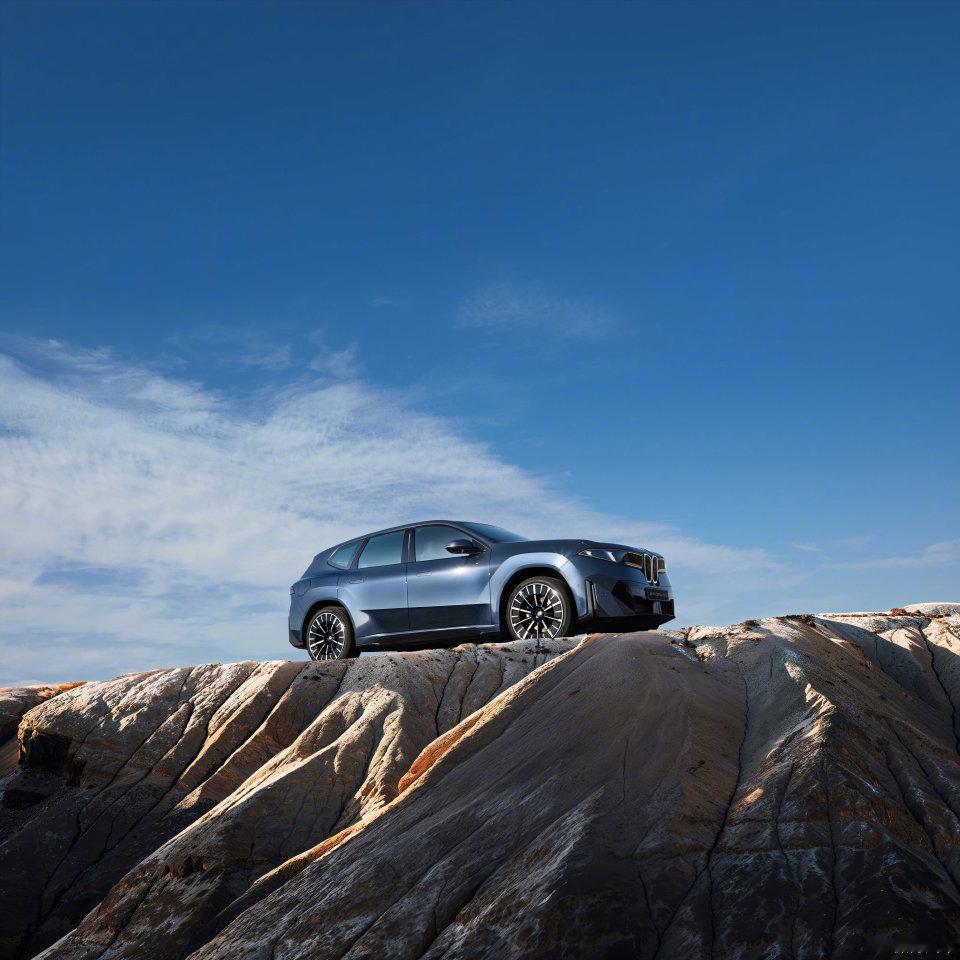 新世代宝马驾趣宝马新世代首款量产车型BMW iX3今日全球首发，基于全新纯电动专