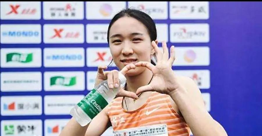 阿拉宁波16岁“小孩姐”成为百米飞人
      昨晚进行的激动人心的全运会女子