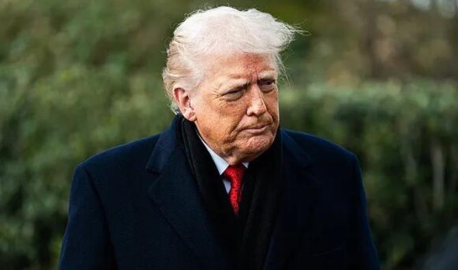 特朗普有些尴尬，他原本打算绕开联合国，自己成立一个国际组织，为此他邀请60国加入