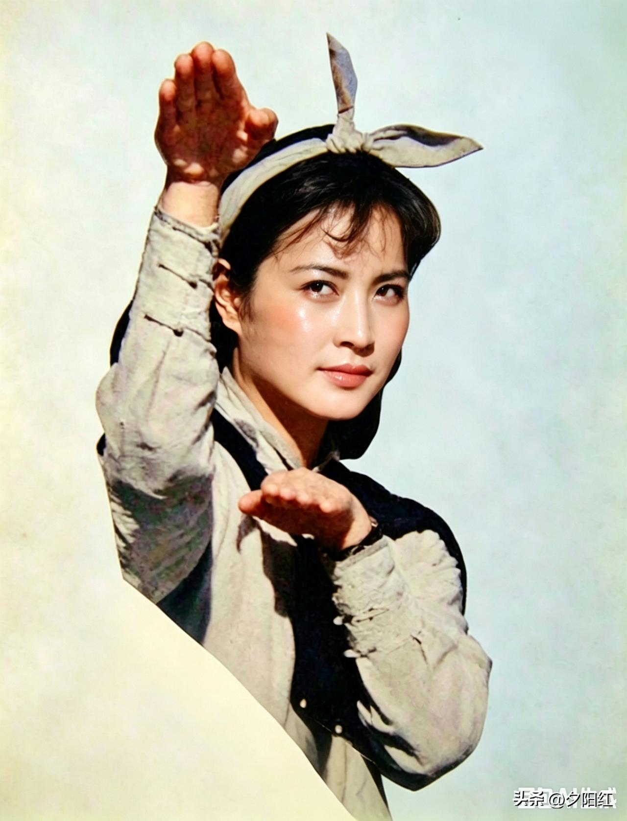 《神秘的大佛》《黄英姑》《白莲花》这三部影片，分别由刘晓庆、张金玲、吴海燕主演。