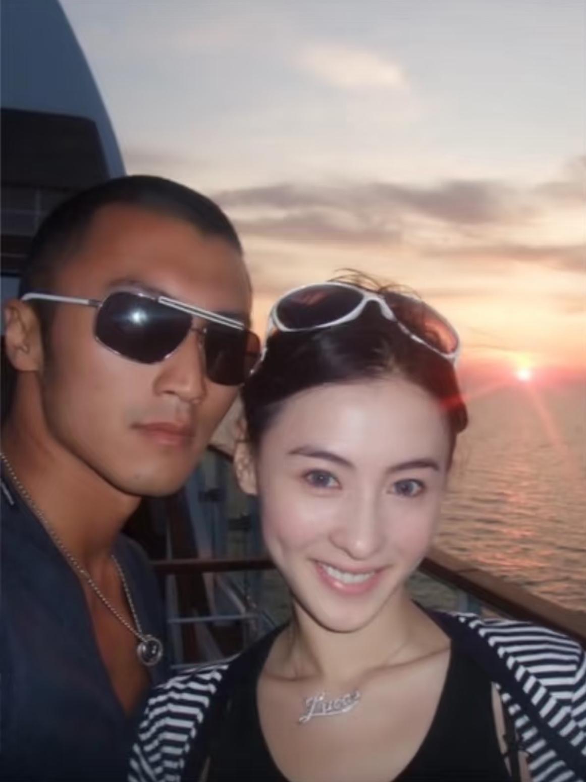 谢霆锋演唱会与王菲秀恩爱
没想到火的却是张柏芝，涨粉30万
大家称赞她把两个儿子