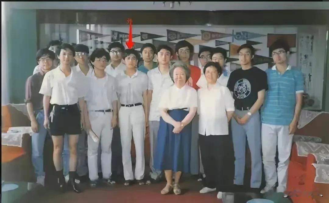 近几天来，美籍华人、核物理博士孙卫东先生沦落为拾荒者的消息，传到了国内，引起舆论