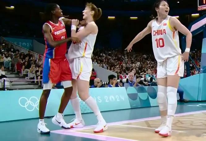 出线有戏！中国女篮大胜波多黎各！谁注意到姚明的表情！中国女篮生死战对阵波多黎各，