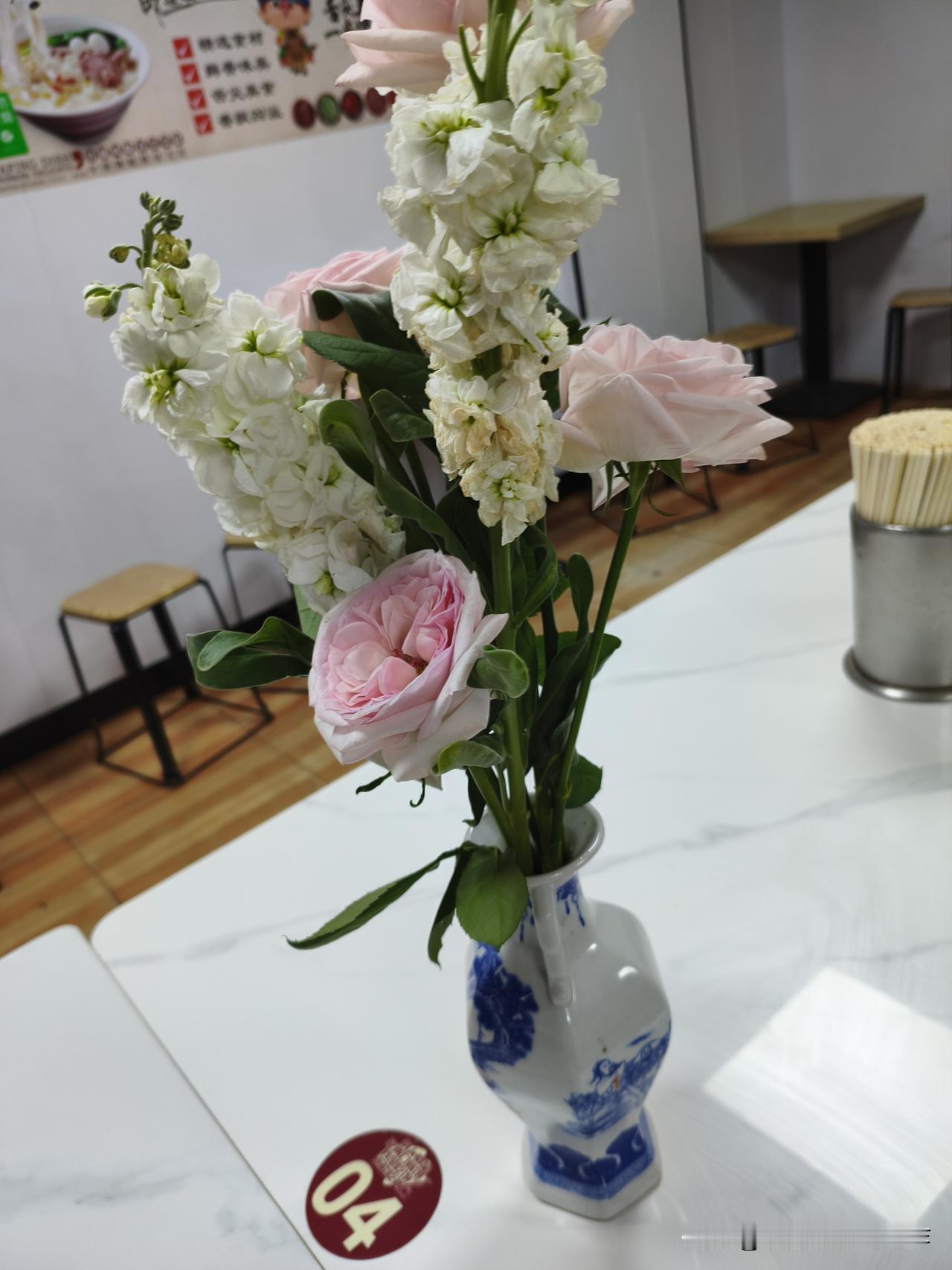 这两个多月，我兄弟在老家装修房子，刚和他视频聊天，兄弟说的那一句，艳会姑的爱人也