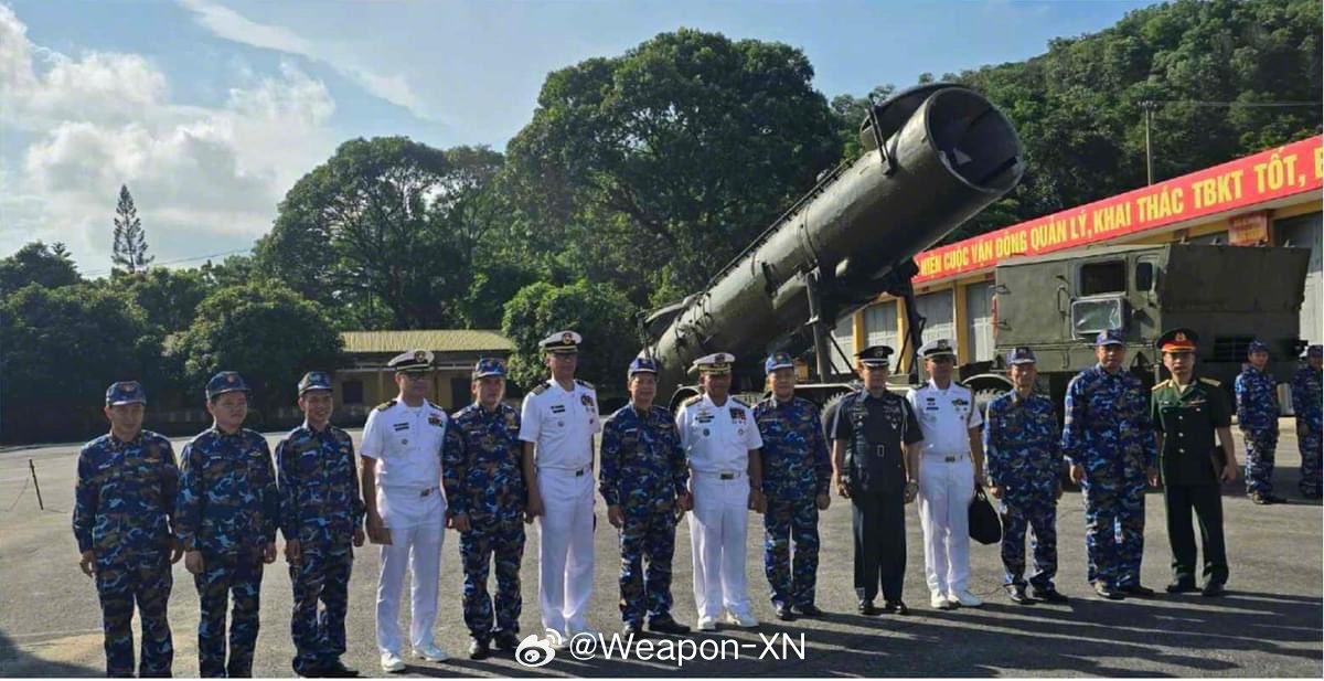 #兵器影像[超话]# 猴猴联合——菲律宾海军司令阿达西上将上周与越南海军进行了为