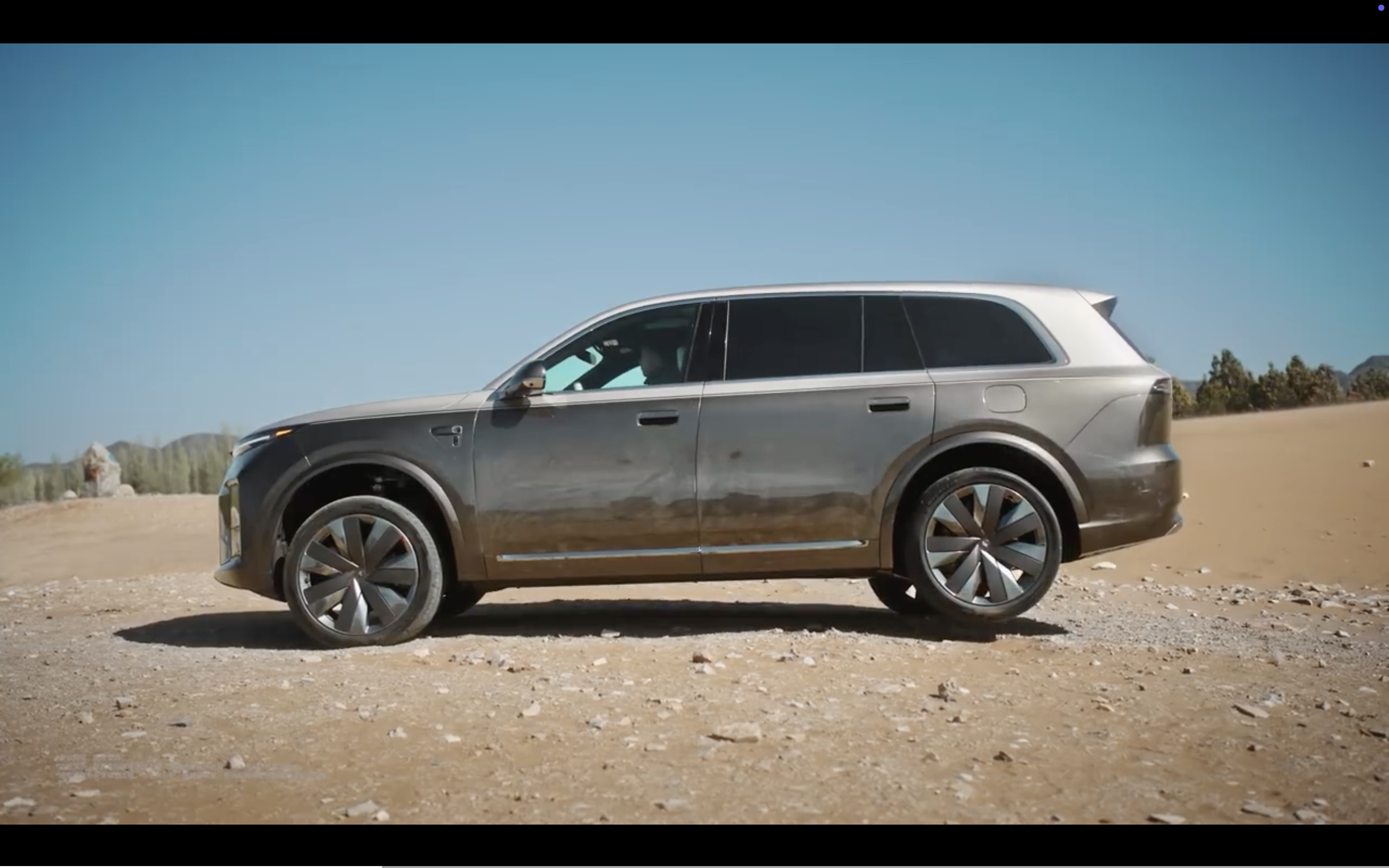 有了AI后感觉这个世界都疯了，快被理想L9 Livis这个宣传片笑死了，如果车展