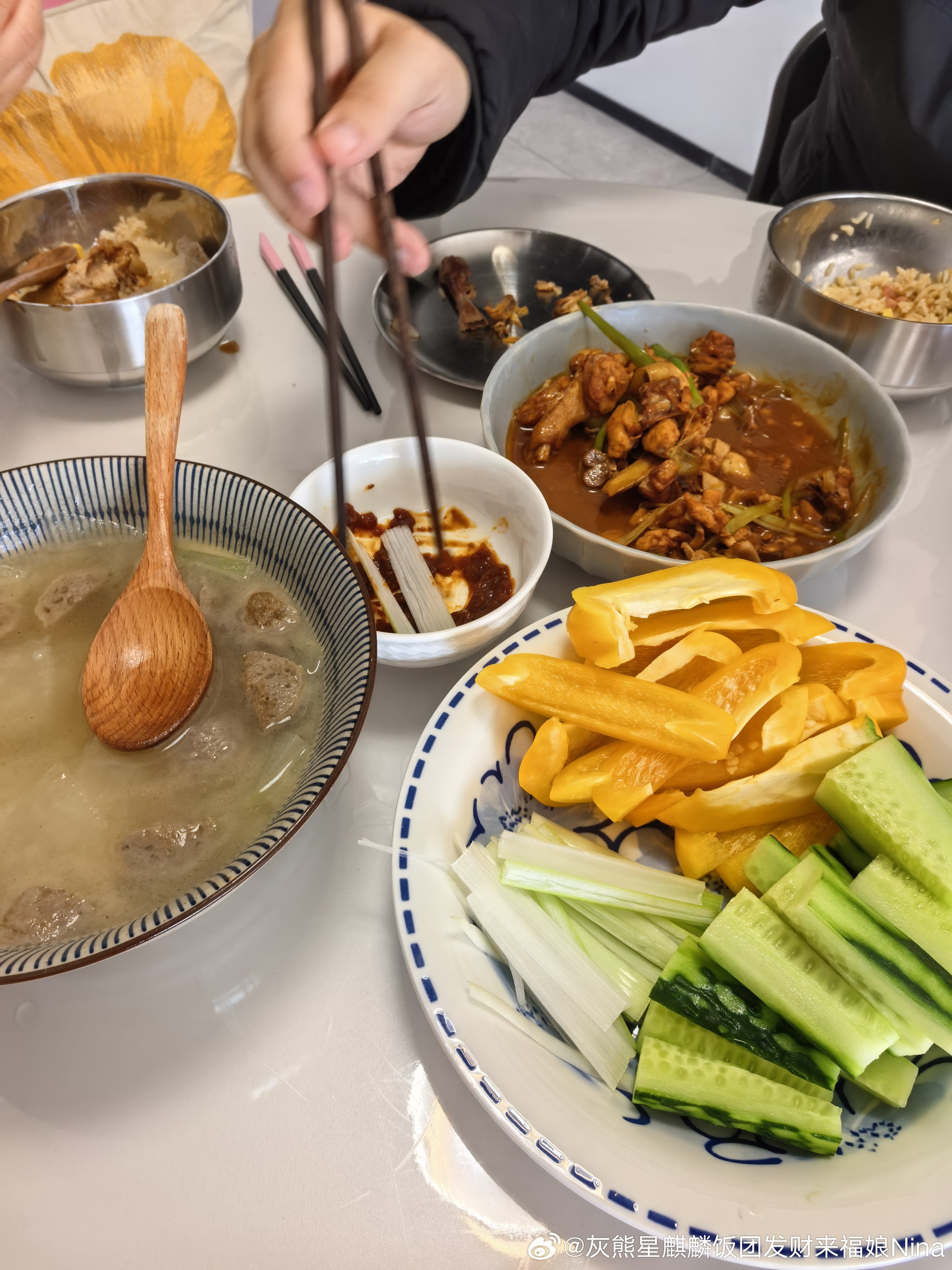 吃饭午饭要积极[超话] ​​​