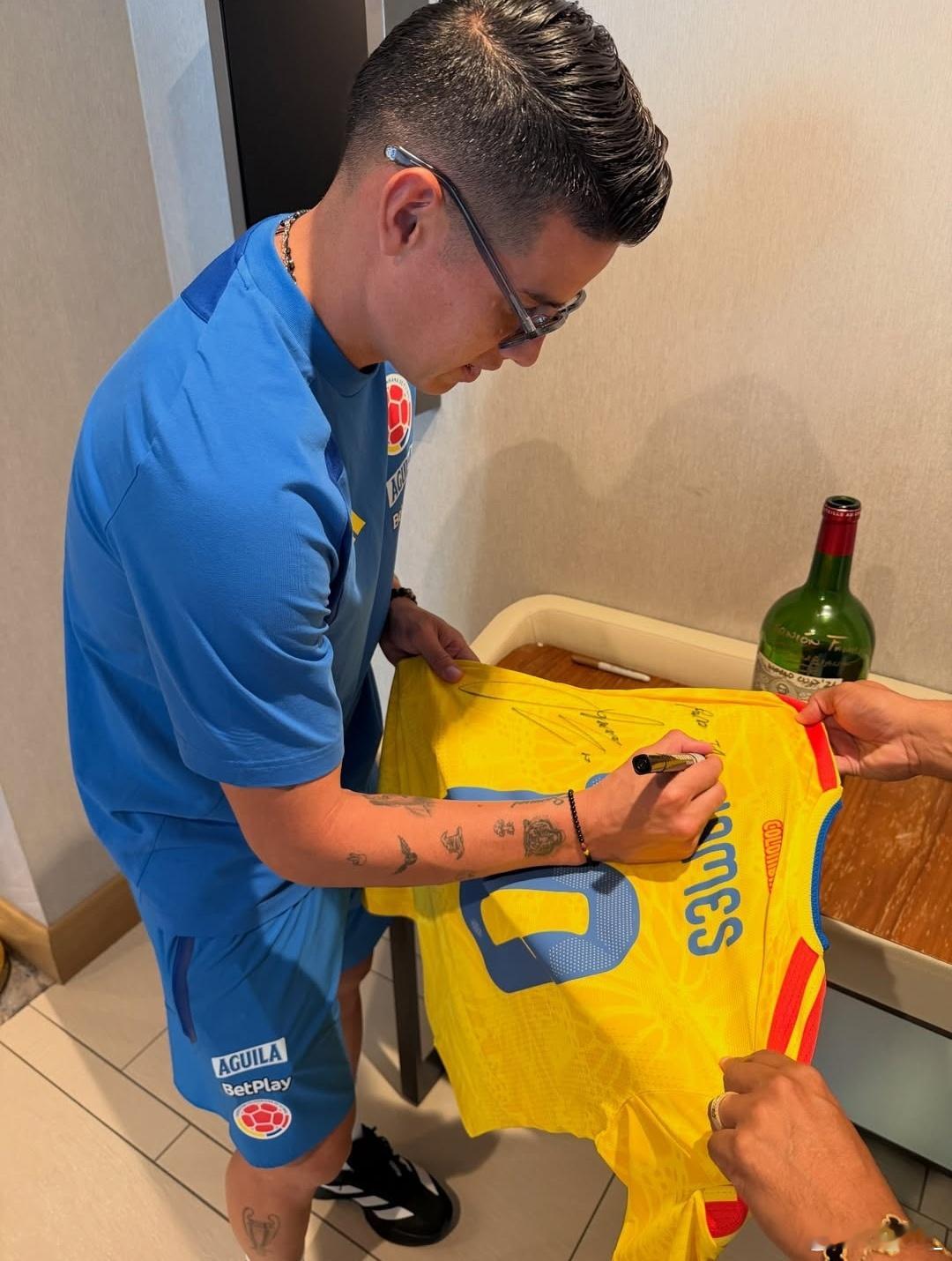 JR10J罗🇨🇴🔟todosconjames