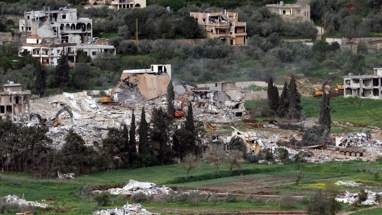 据黎巴嫩国家媒体报道，以色列军队在黎巴嫩南部城镇宾特杰拜勒进行了爆破作业，该镇距