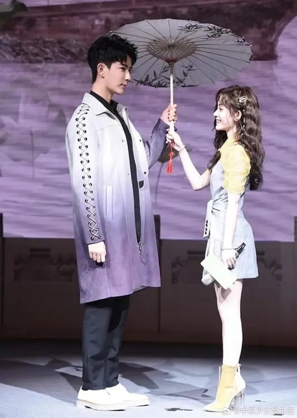 很好奇，鞠婧祎到底多高啊 