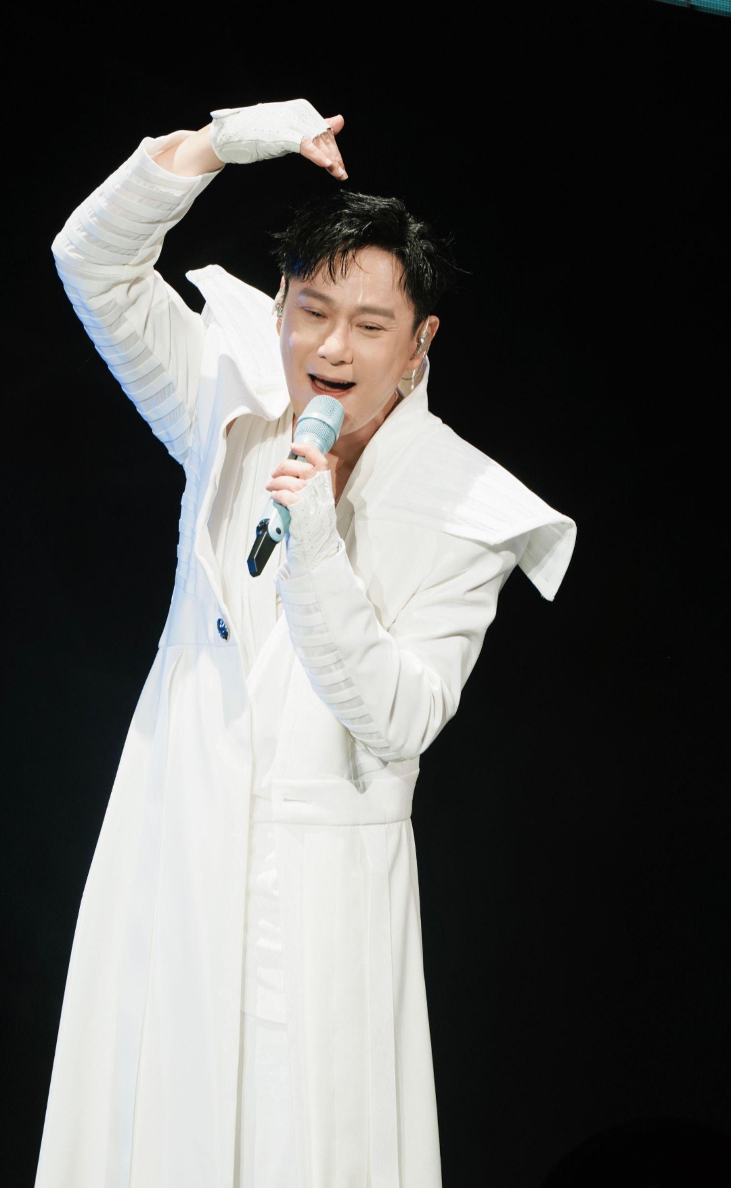 张信哲官宣天赐的声音7 “情歌王子”张信哲重磅加盟天赐的声音！经典旋律一响，全是