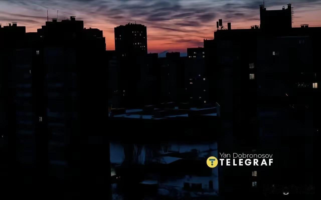 俄军持续不断地对乌克兰能源基础设施的大规模攻击和重点攻击在不断显现出效果。目前，