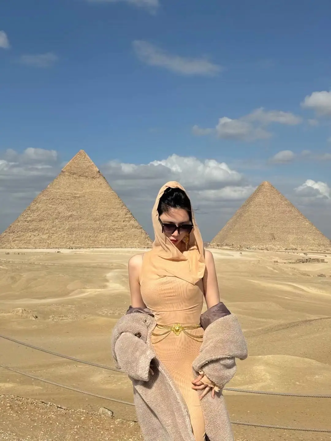 神秘古老的国家，埃及 五千年的历史文明，吃了满嘴的沙子，很好地吸收了历史的熏陶。