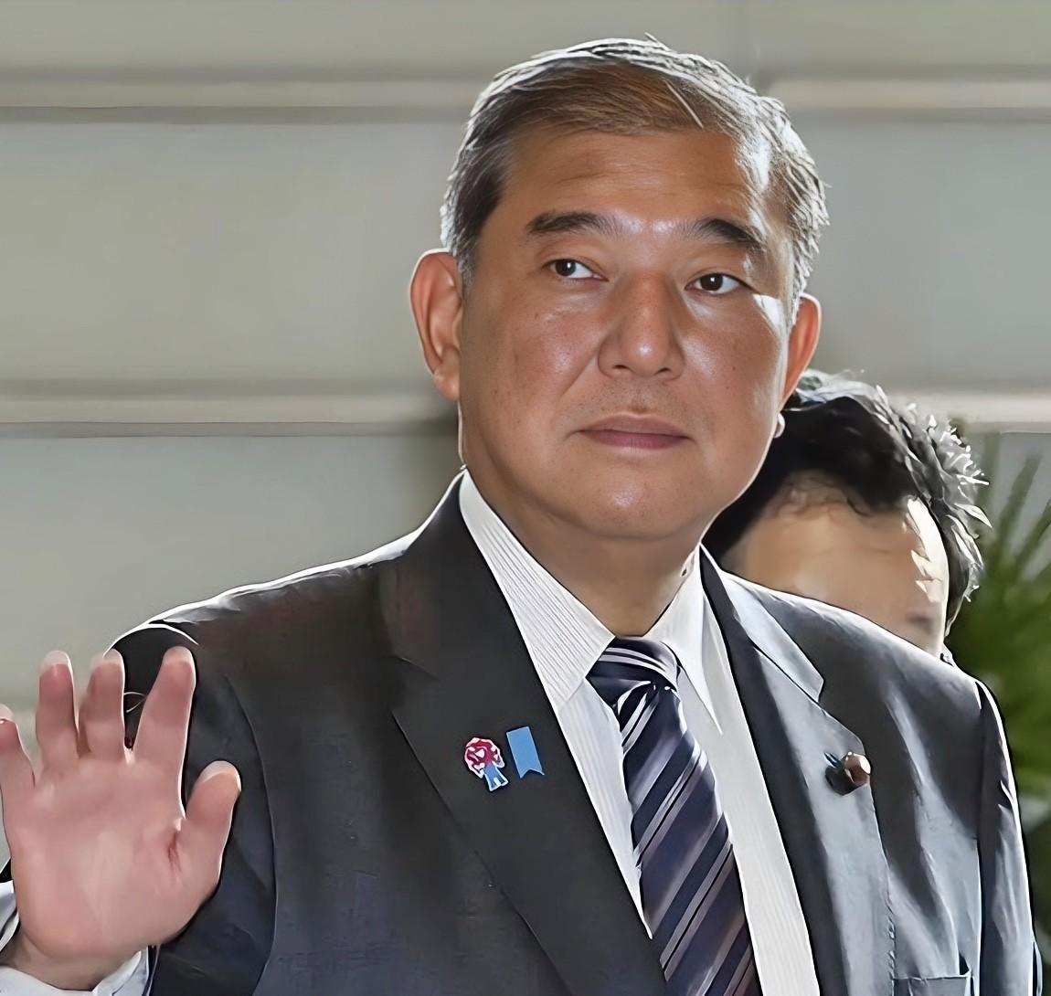 日本政客叫嚣对华强硬，石破茂直指二战豪赌重演，冲突或瞬间瘫痪经济命脉。
前自民党