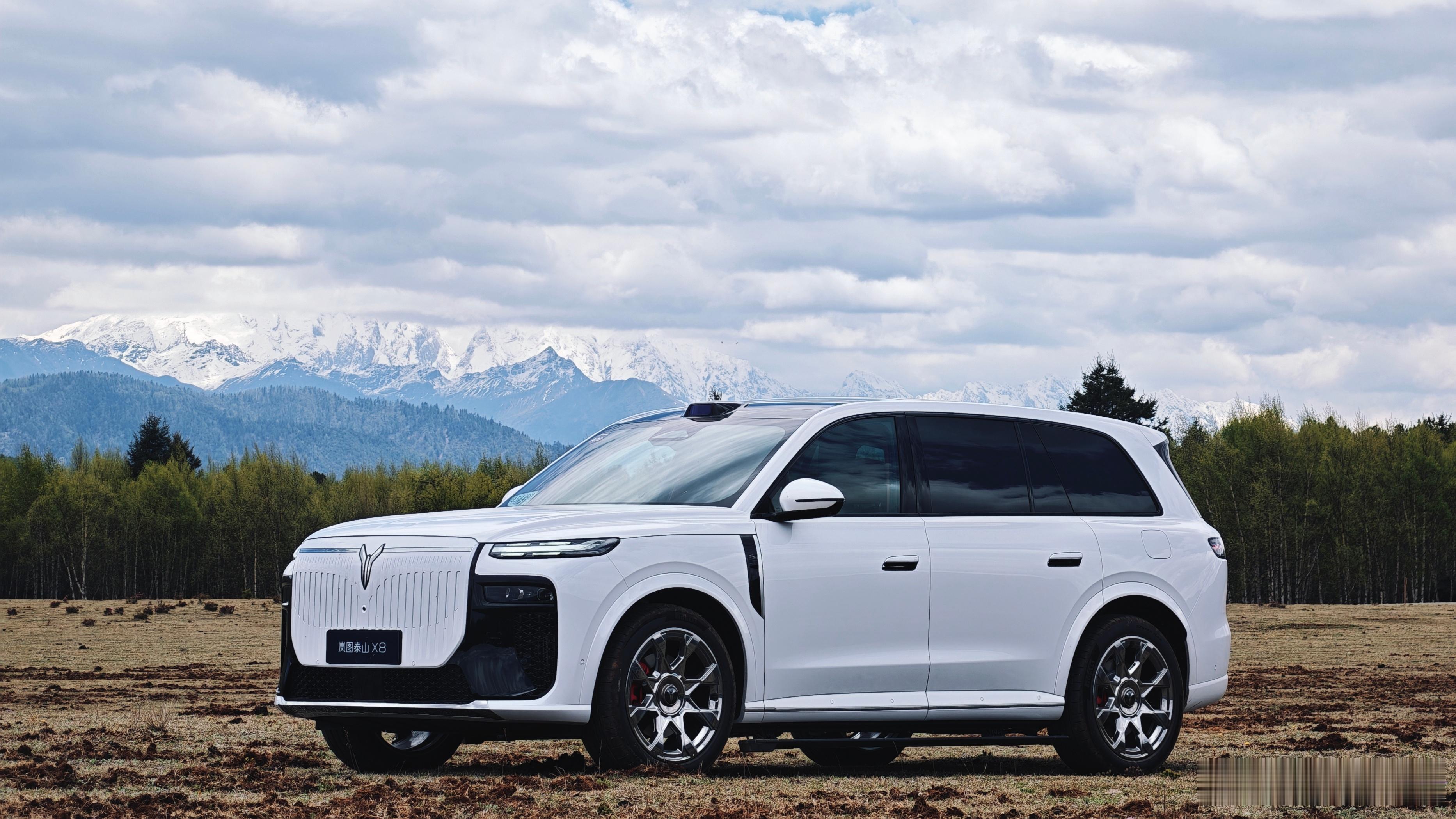 “轻越野SUV”这个品类最近两年挺火，但感觉要危了？现在城市旗舰SUV底盘硬件堆