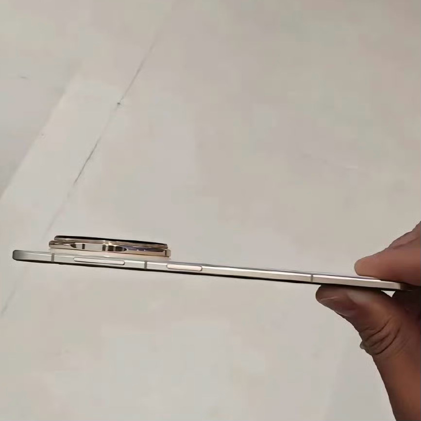 据说这是荣耀的“Air ”[doge]？！ ​​​