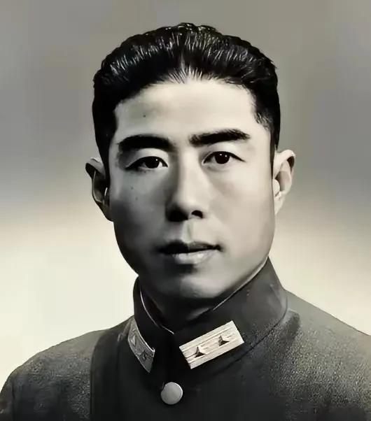 1950年，一个叫张克明的人来到四川通江，和一个村姑结婚，村姑发现这个丈夫不对劲