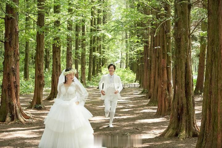 闺蜜都喜欢婚纱照 ​​​