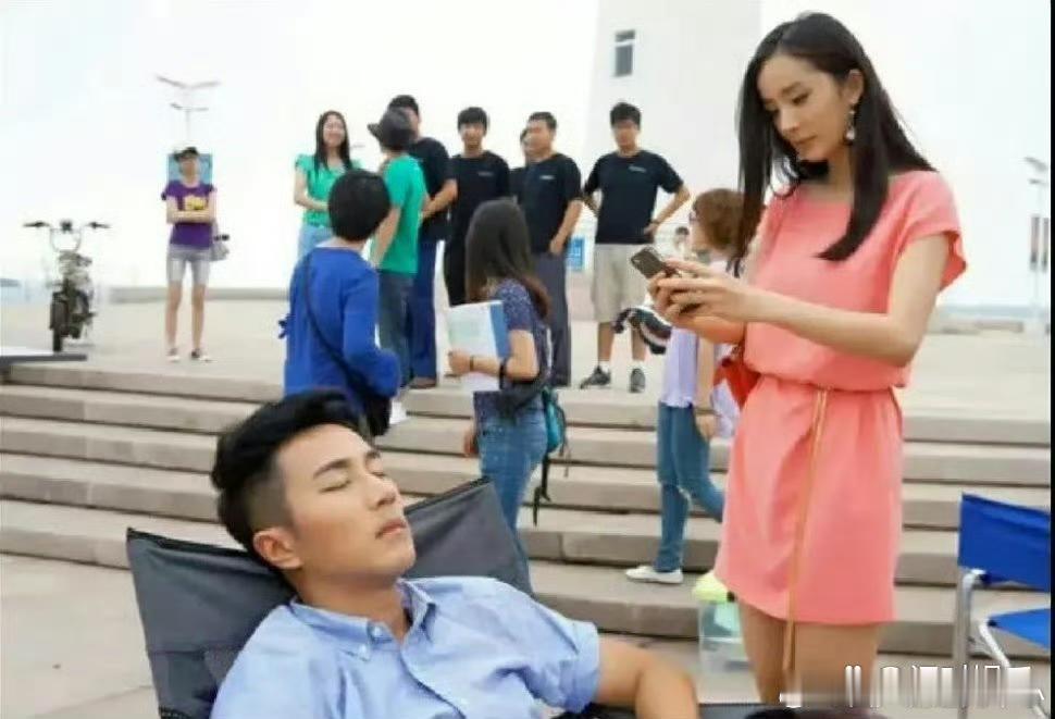 杨幂刘恺威当年也是真的爱过彼此吧，可惜妻子再美也挡不住男人要变的心，可惜了 