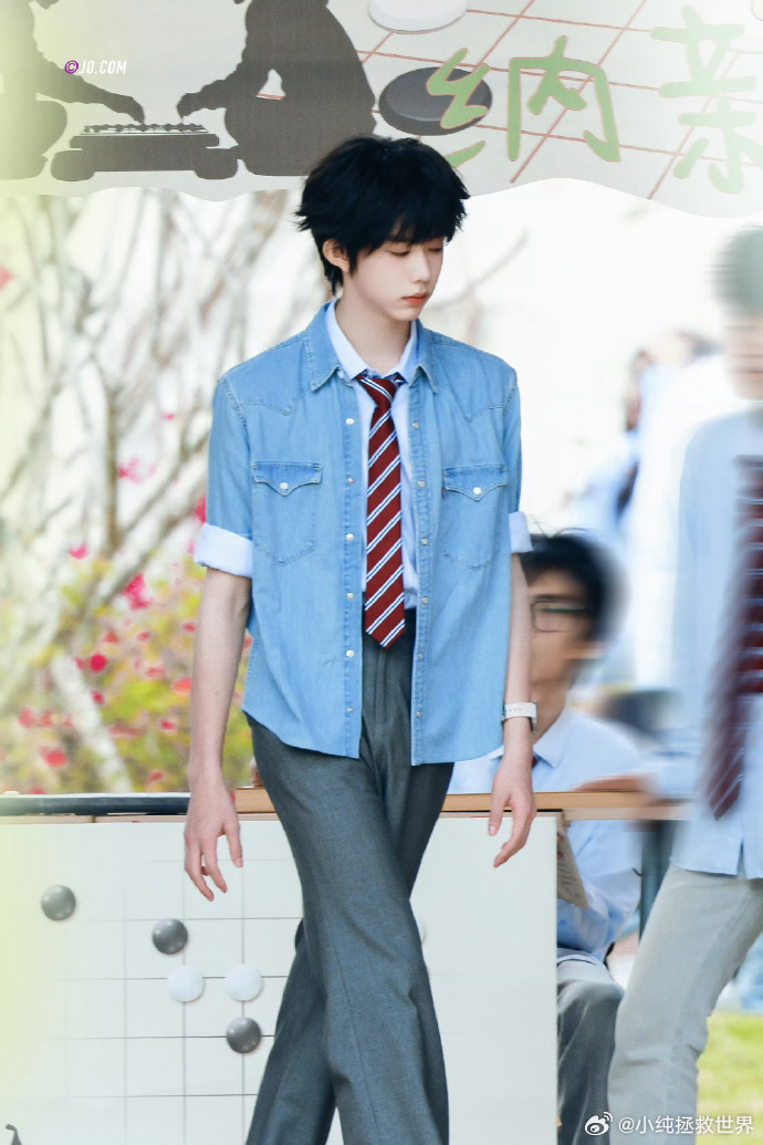 陈奕恒要让你们看到最好看的我陈奕恒的颜值真的长在审美点上，五官精致又耐看，自带清