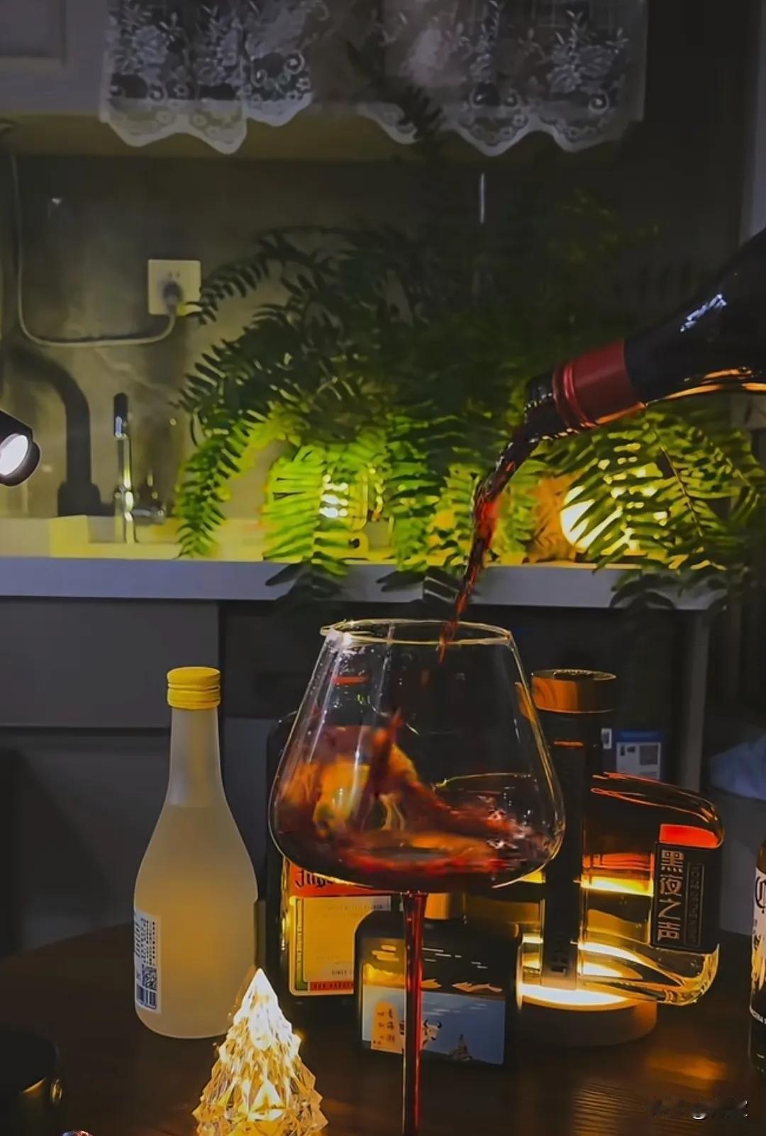 天若助你，必先磨你
磨到你生死看淡
磨到你无情无义
磨到你身无分文
磨到你身心崩