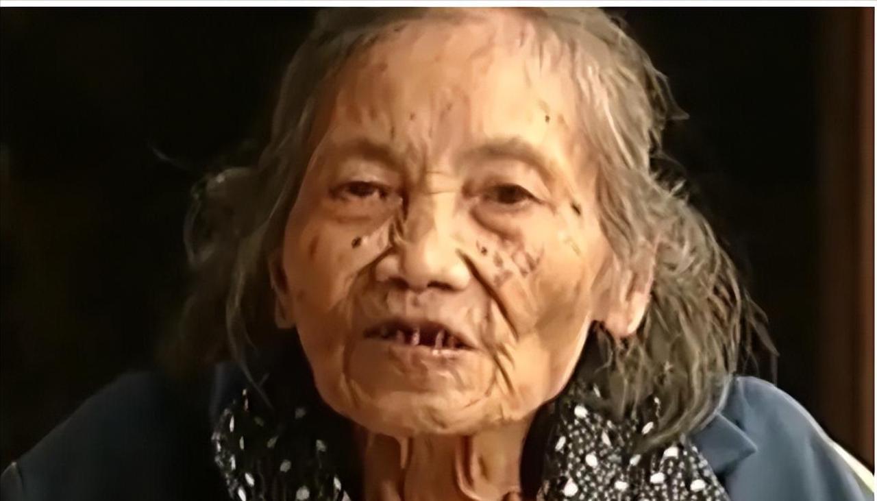 2007年，一位91岁的老太身体不适，儿子带她前去就医，检查结束后，医生蹙眉说道