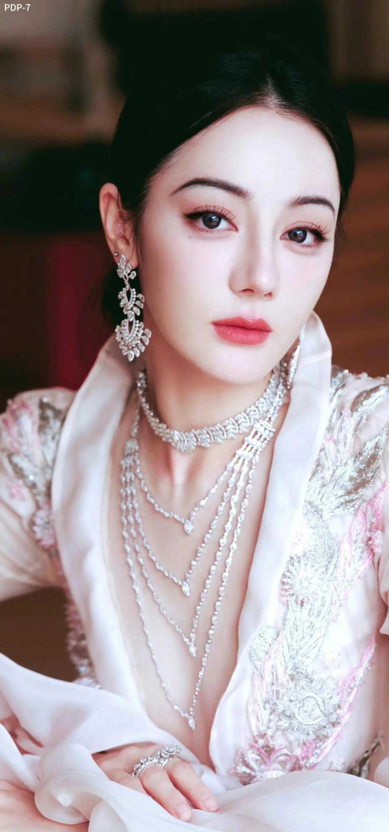 人间富贵花迪丽热巴