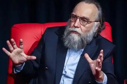 俄罗斯国师杜金曾说：中国放任委内瑞拉和伊朗沦陷，下一个遭殃的也将是中国自己。而且