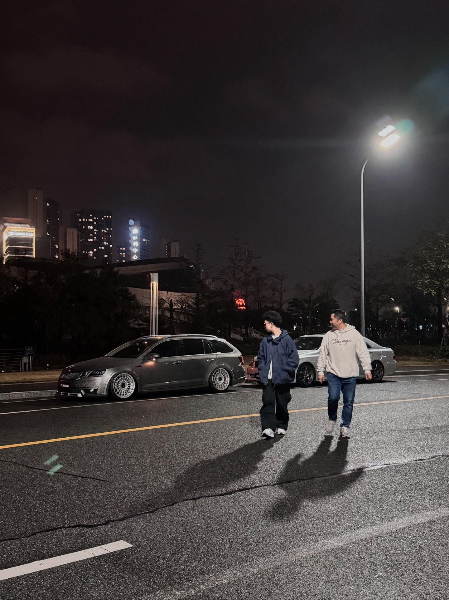 今天不约车友 和老爸一起出门溜个车
